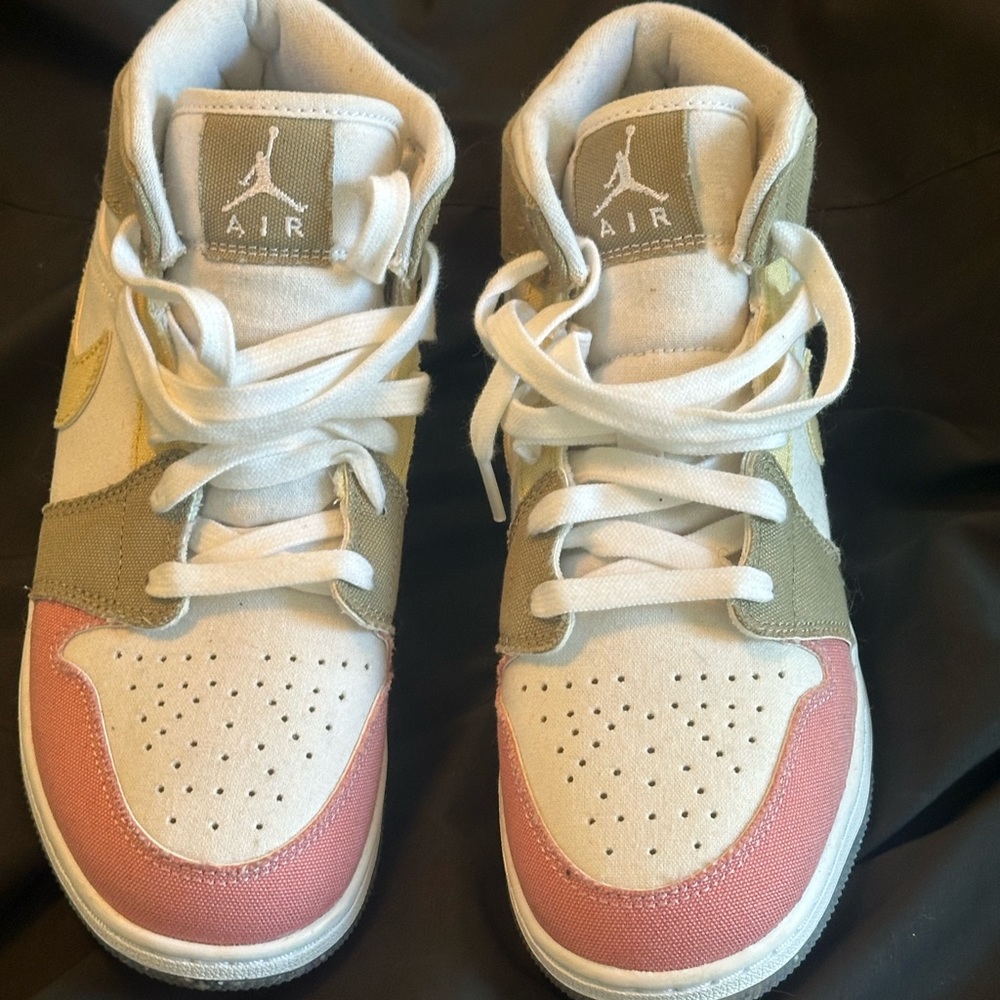 Jordan 1 mid pastel grinds 6.5